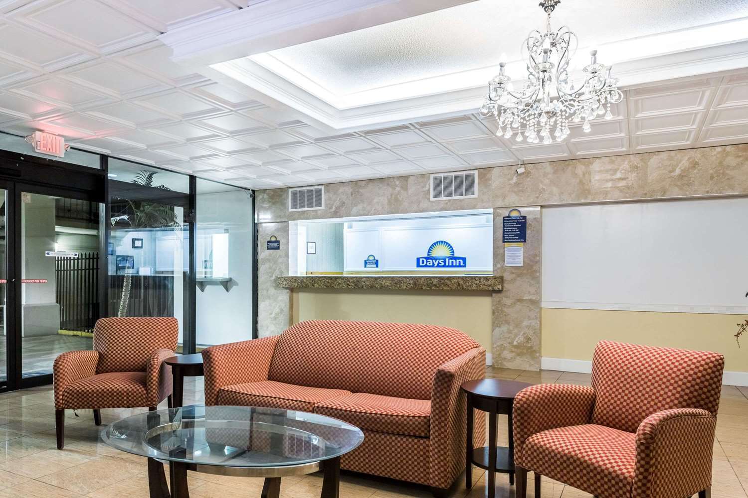 Days Inn By Wyndham St. Petersburg / Tampa Bay Area Пинеллас-Парк Экстерьер фото